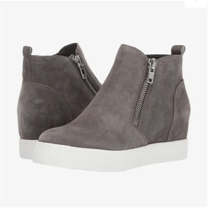 Steve Madden Wedgie Sneakers 8.5 Gray Suede Women's Side Zip